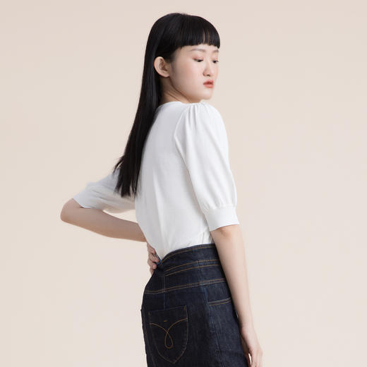 谜底2022夏季新款柔软图案织花圆领套头短袖针织衫女222MZ0891 商品图3