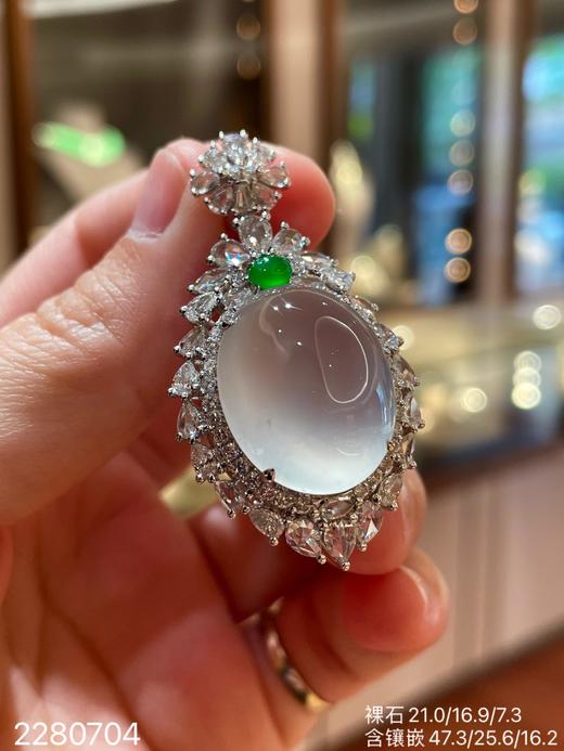 2280704，玻璃蛋面吊坠。具体价格微信咨询 商品图6