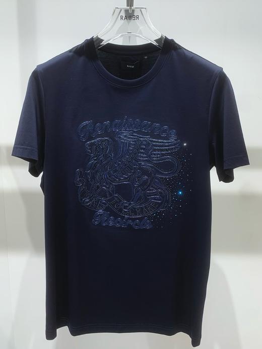 【1F】RARE威雅 | 22春夏 新款藏青色复古飞狮字母图案短袖T恤 男士短袖T恤 商品图0