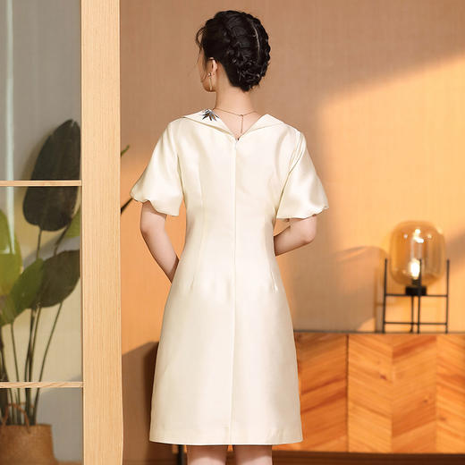 修身气质，v领高档斜纹锻绣花泡泡袖连衣裙AYK-220408 商品图2