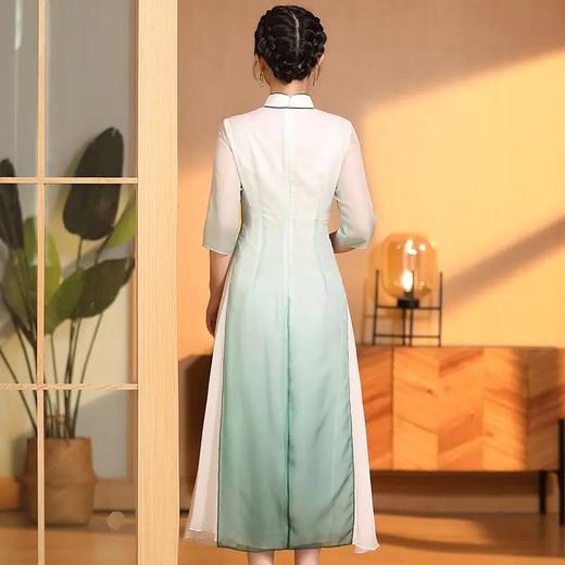 XZY-QF-220304新款优雅气质改良立领七分袖天丝墨绿渐变长款拼接旗袍裙 商品图4