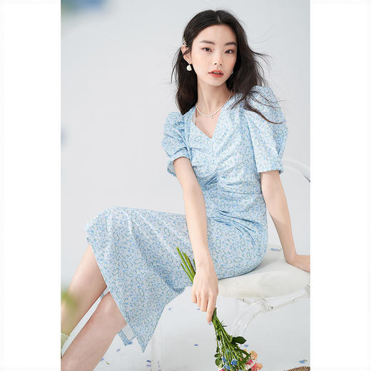 西遇V领碎花连衣裙女夏季新款收腰褶皱甜美小裙子D0020907 商品图2