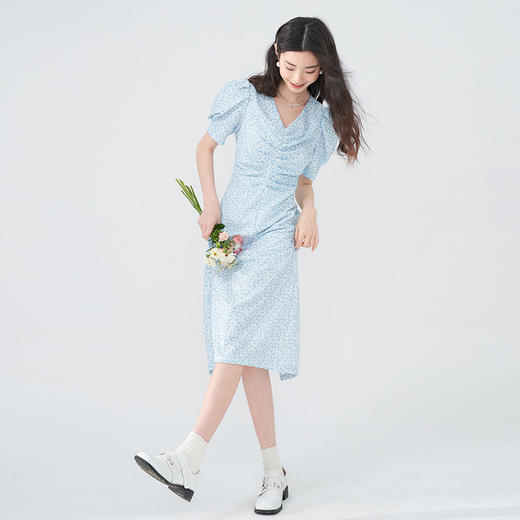 西遇V领碎花连衣裙女夏季新款收腰褶皱甜美小裙子D0020907 商品图1