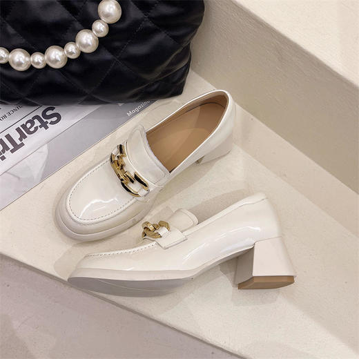 MBXY025-1新款英伦风时尚气质休闲头层牛皮粗跟乐福鞋 商品图5