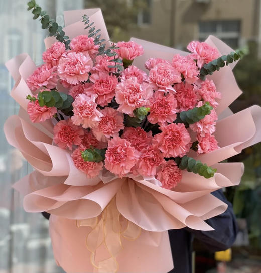 岁月安好33朵粉色康乃馨时尚大气海派大花束
