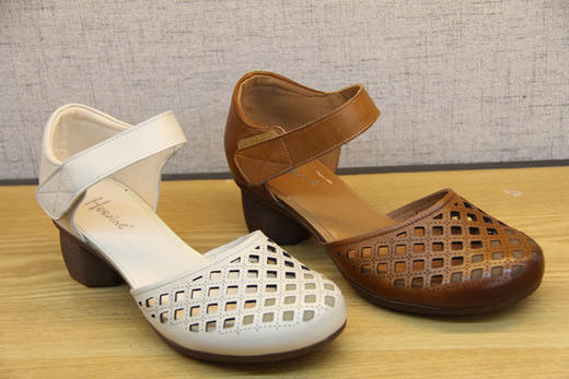 豪行女士特大码41  42  夏季新款20292152包头凉鞋真皮高跟镂空包根皮鞋 专柜正品 跟高 5CM 商品图3