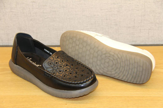 豪行2021年女鞋21294652软底面镂空透气皮鞋浅口牛皮宽松平底白鞋 专柜正品 商品图6