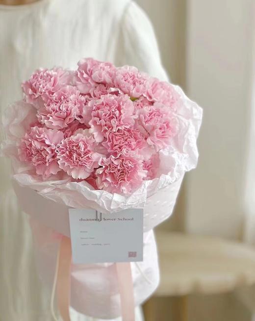 粉色康乃馨33支圆形花束 商品图0