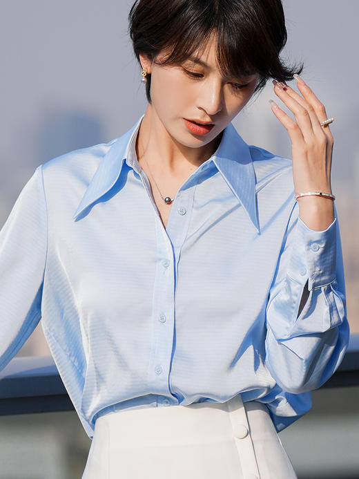 蒋菲菲【爱情调味剂】经典百搭款气质蓝衬衫 商品图4
