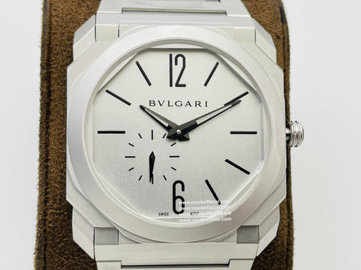 BV Factory 宝格丽OCTO获得红点设计大奖最佳设计奖技术特点1⃣️110个打磨面精钢表壳2⃣️蓝宝石水晶镜面3⃣️BVL138 珍珠陀自动上链机芯4⃣️可搭配钢带/意大利牛皮 商品图3