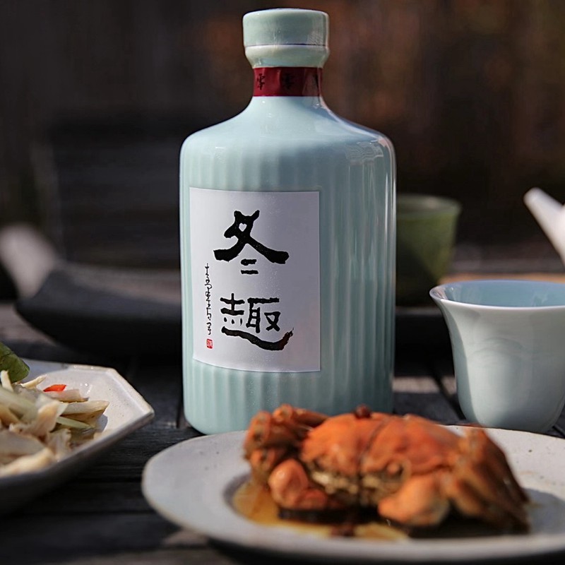 冬趣手工黄酒 单一年份 每年全新挑坛开坛 短水工艺 风味浓郁精炼 尊享礼2005年份300ml2瓶+梅子青酒杯x2只 /经典2007年份700ml  （上海京东/顺丰发货）