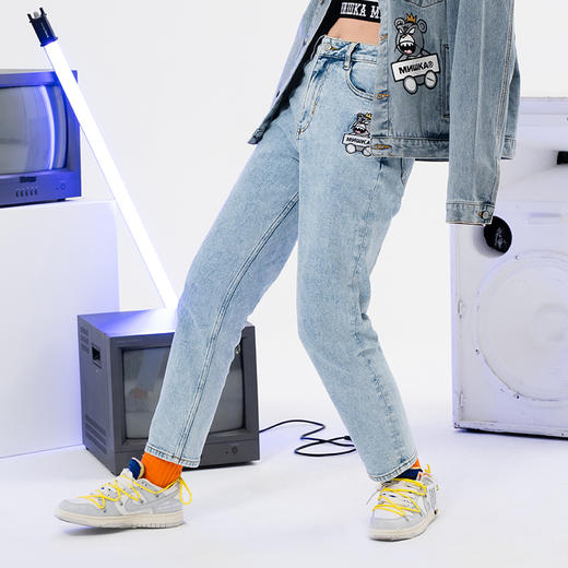 MISHKA大眼球潮牌2022春夏新品KA爷熊刺绣女士宽松直筒牛仔裤长裤M21100912W 商品图1