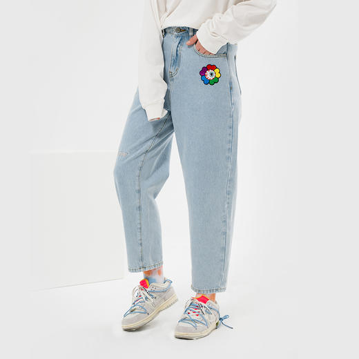 MISHKA大眼球潮牌2022春夏新品太阳花刺绣女士宽松直筒牛仔裤长裤M21100910W 商品图1