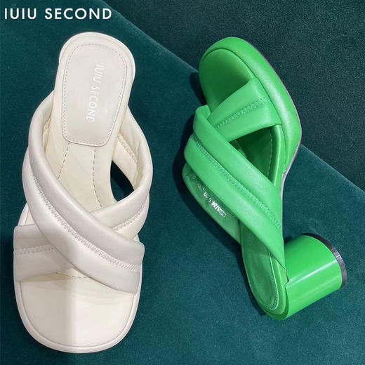 IUIU SECOND 2022夏新款柔软感水台圆粗跟凉拖鞋U22BJ24701 商品图2