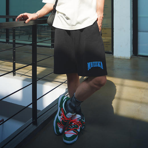 MISHKA大眼球潮牌2022春夏新品男士刺绣高街短卫裤休闲裤短裤M21100856M 商品图1