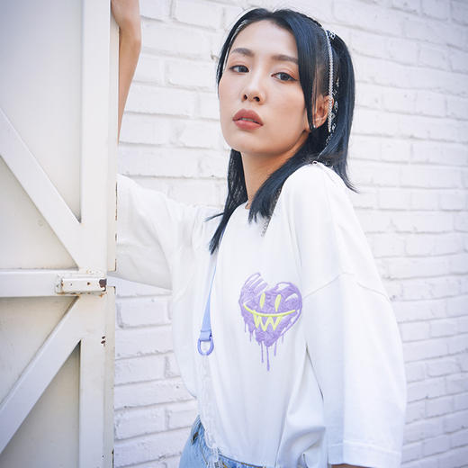 MISHKA大眼球潮牌2022春夏新品爱心系列圆领刺绣T恤男女同款M21100032M 商品图3