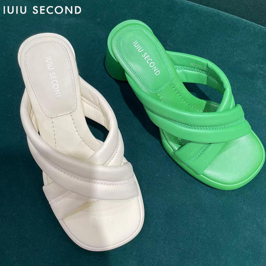 IUIU SECOND 2022夏新款柔软感水台圆粗跟凉拖鞋U22BJ24701 商品图1