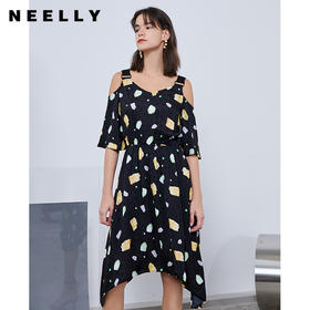 NEELLY纳俪商场同款撞色印花连衣裙女中长款露肩吊带收腰不规则裙N112005BY148