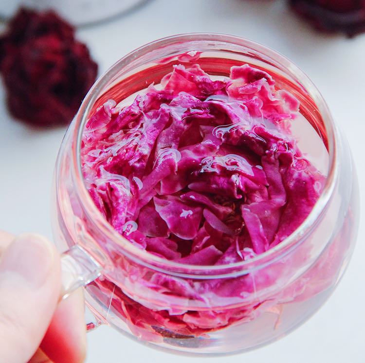 大理冻干头水墨红玫瑰花茶，观之色浓，食之有味，香正味浓~