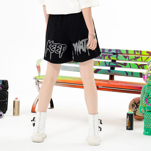 MISHKA大眼球潮牌2022春夏新品女士立体标休闲运动短裤休闲裤M21100833W 商品图3