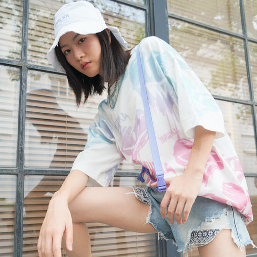 MISHKA大眼球潮牌2022春夏新品满印爱心印花圆领短袖T恤男女同款M21100026M 商品图1