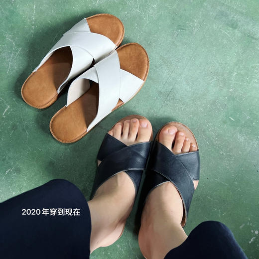 夏日bi备超软超舒适不磨脚牛皮交叉平底凉拖鞋 三天无理由退换 商品图1