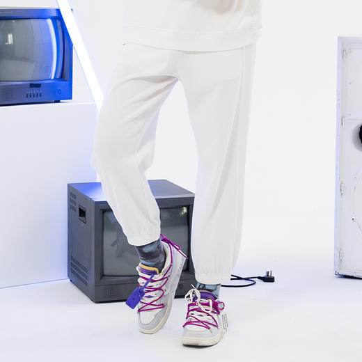 MISHKA大眼球潮牌2022春夏新品 女士绣花宽松卫裤直筒休闲裤M21100886W 商品图1