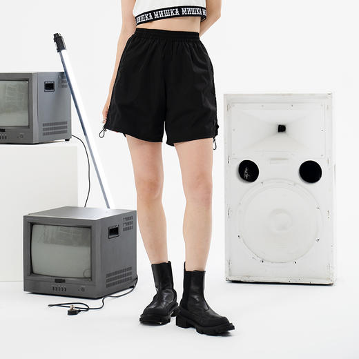 MISHKA大眼球潮牌2022春夏新品 女士高腰机能短裤休闲裤M21100887W 商品图1