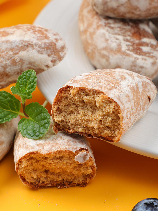 【中欧班列精选】俄罗斯进口斯拉贡新款巧克力味麦香味香蕉味光头饼零食450g/袋 商品图3