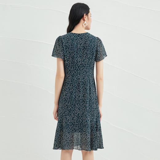 EITIE爱特爱夏季新款透视时尚波点轻薄连衣裙中长款6607324 商品图5