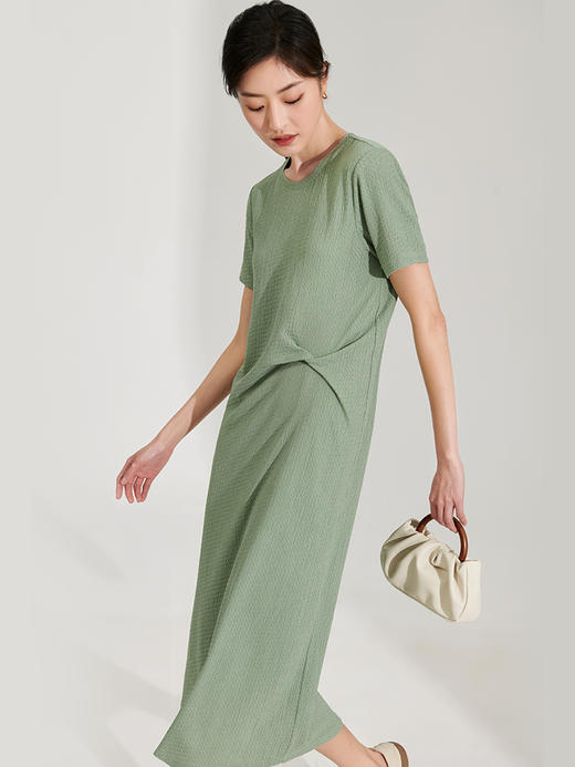 IN AND ON设计感水波纹扭结连衣裙女长款短袖圆领纯色简约长裙 商品图11