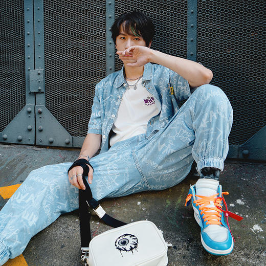 MISHKA大眼球潮牌2022春夏新品满印眼球印花短袖牛仔衬衫M21100213M 商品图1