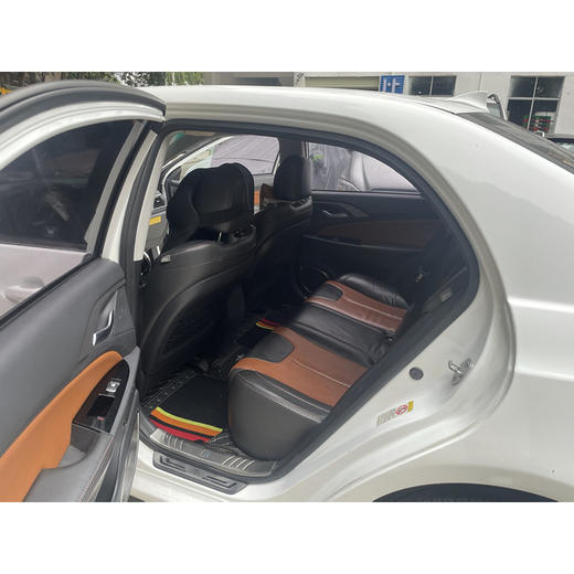 比亚迪 秦 新能源 1.5T 双冠旗舰Plus版 【长租-深圳】 商品图5