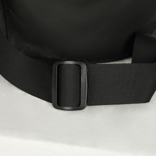 KELME卡尔美休闲运动简约双肩包男女大容量健身旅行桶包新款背包 商品图4