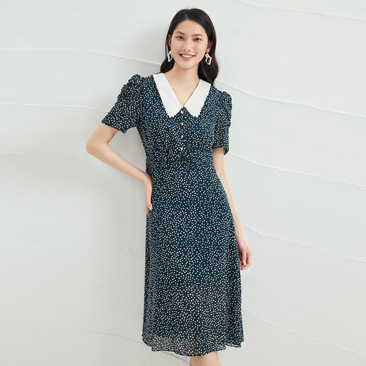 EITIE爱特爱夏季新款娃娃领波点中长款收腰泡泡袖连衣裙6607325 商品图3