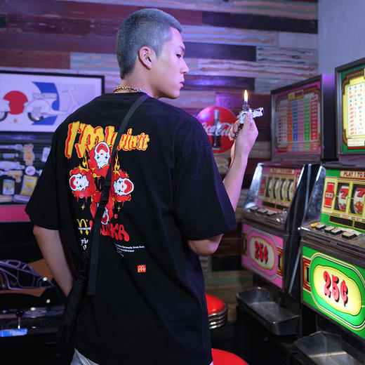 MISHKA大眼球 x BOGY合作系列2022春夏麦当劳叔叔印花短袖T恤男女M21100062M 商品图1
