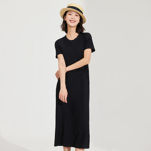 IN AND ON设计感水波纹扭结连衣裙女长款短袖圆领纯色简约长裙 商品图7