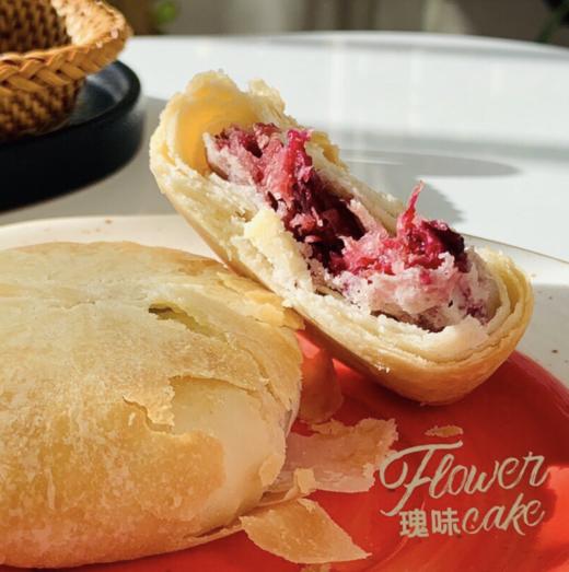 云南玫瑰鲜花饼🌹、口感甜而不腻，吃一口唇齿留香，让人回味无限 商品图1