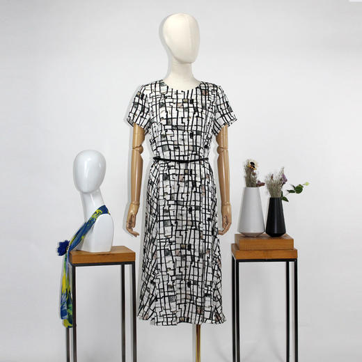 FOCALS福柯斯夏季桑蚕丝圆领短袖印花中长款连衣裙FRRBX202NE 商品图4