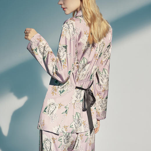 安莉芳薄款印花小翻领睡衣套装女士收腰长袖长裤家居服EL00360 商品图1