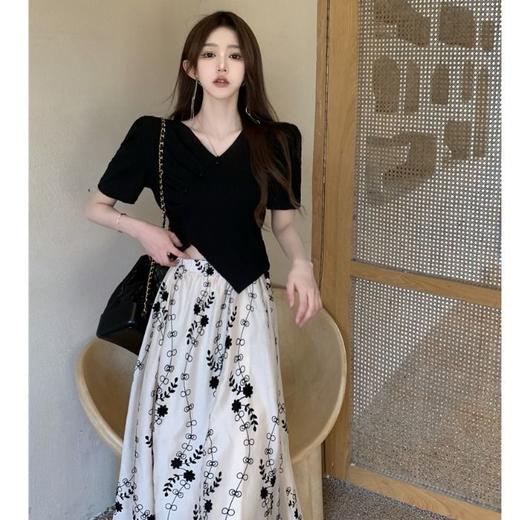 黛唯梵轻熟风女装套装港味夏款2022新款辣妹针织T恤印花半身裙子两件套 商品图1