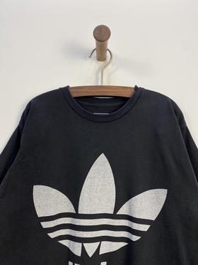 adidas originals 阿迪经典三叶草
双面大印花 短袖T恤 _SST(S)