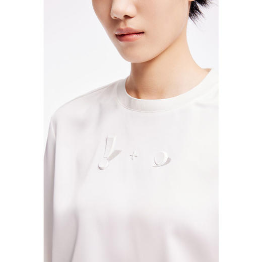 LILY2022夏新款女装时尚休闲小众设计感宽松短袖T恤122230C8147 商品图3