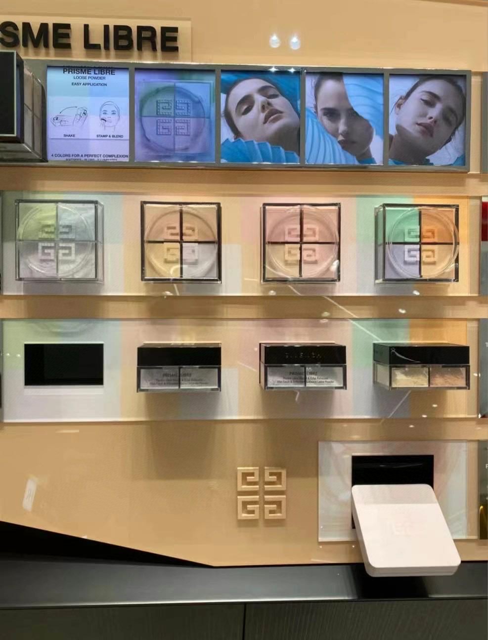 放心买就行..散粉界的扛把子，纪梵希四宫格散粉 ！绿色十蓝色十紫色＋白色