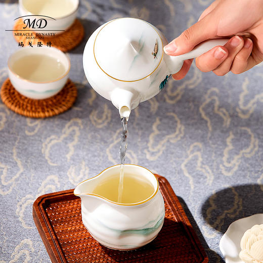 【6F】玛戈隆特  6头2人茶具套装骨瓷整套茶具带茶盘公道杯 家用泡茶功夫茶具套装 礼盒礼品包装 西湖盛宴若水 商品图3