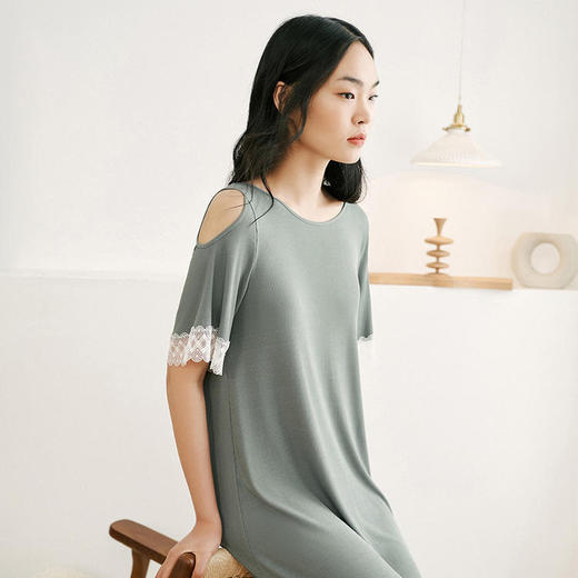 安莉芳E-BRA莫代尔圆领蕾丝边睡裙女士长款露肩家居裙KL00102 商品图4