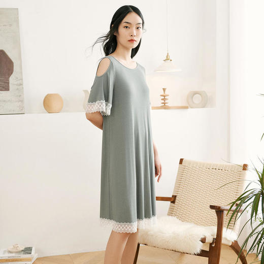 安莉芳E-BRA莫代尔圆领蕾丝边睡裙女士长款露肩家居裙KL00102 商品图2