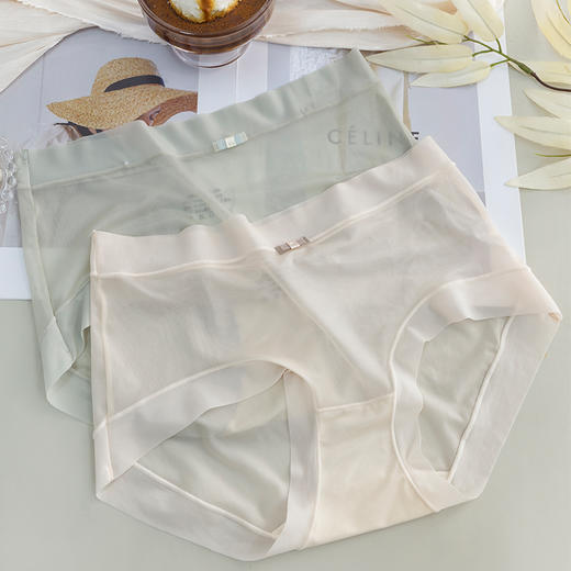 【3条装！】冰丝飘飞裸感冰氧内裤 超薄无痕女士内裤 蚕丝裆透气吸湿 轻柔舒适 高弹腰边 丝滑不勒 商品图0