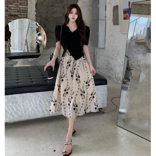 黛唯梵轻熟风女装套装港味夏款2022新款辣妹针织T恤印花半身裙子两件套 商品图3