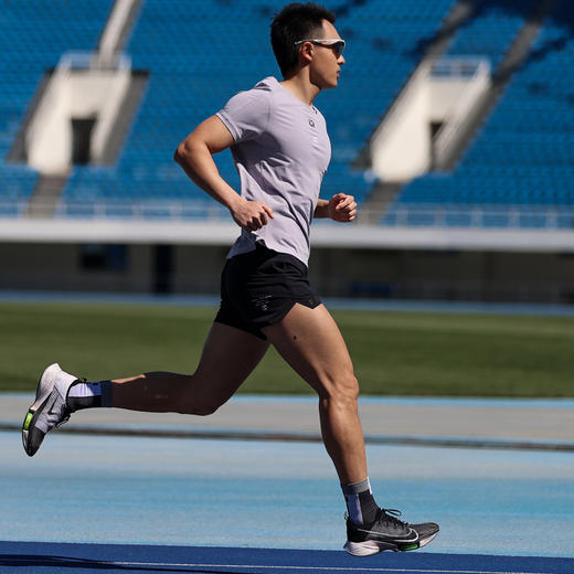 身体智慧 BODYWIT 男款 绝尘 快干通风窗短袖T恤 商品图3